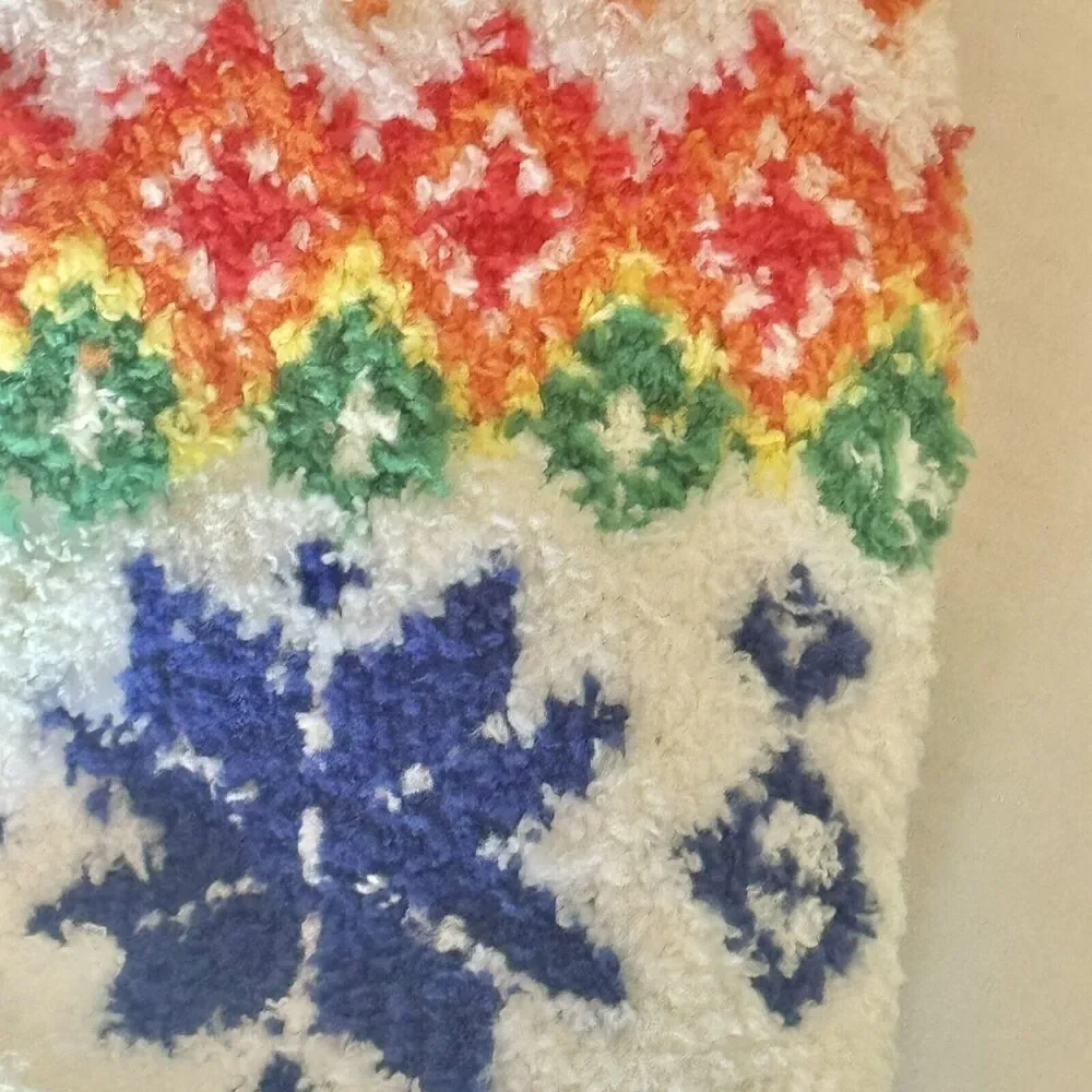 Old Navy Kids Unisex Cozy socks non slip one Size Christmas Holiday Soft